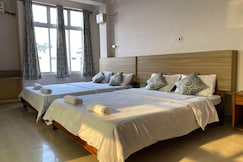 Highway Lodge