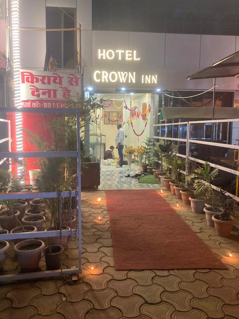 hotel crown innn - Tap to explore photos