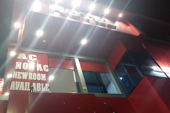 Satkar Hotel, Parasia