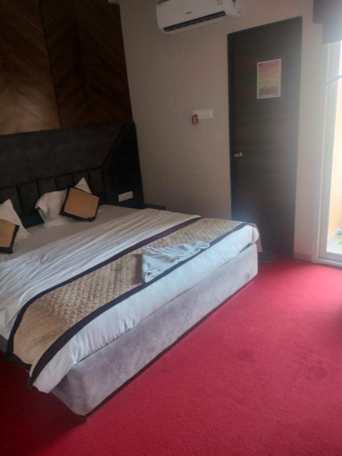 HOTEL MEERA Chikaldhara Main Road - Tap to explore photos