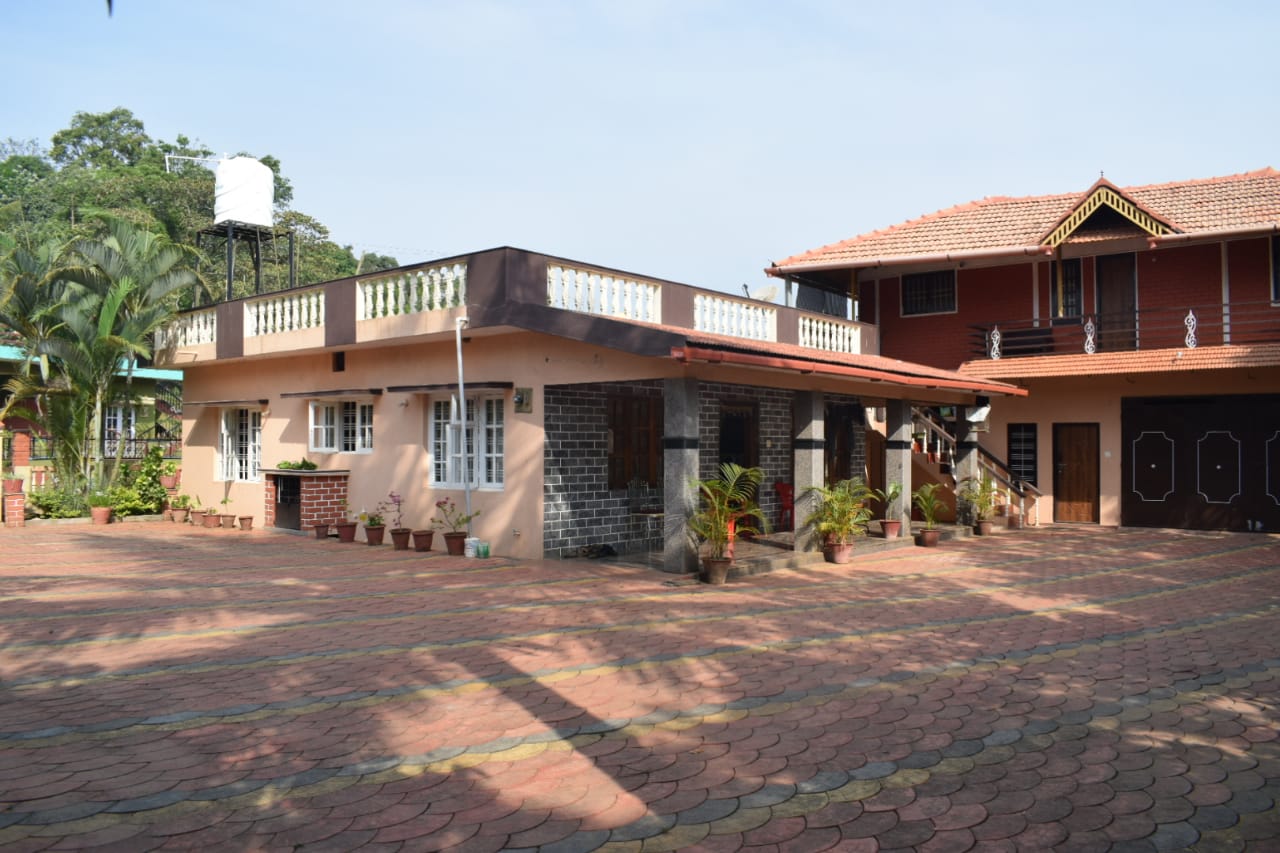 Priya Homestay - Tap to explore photos