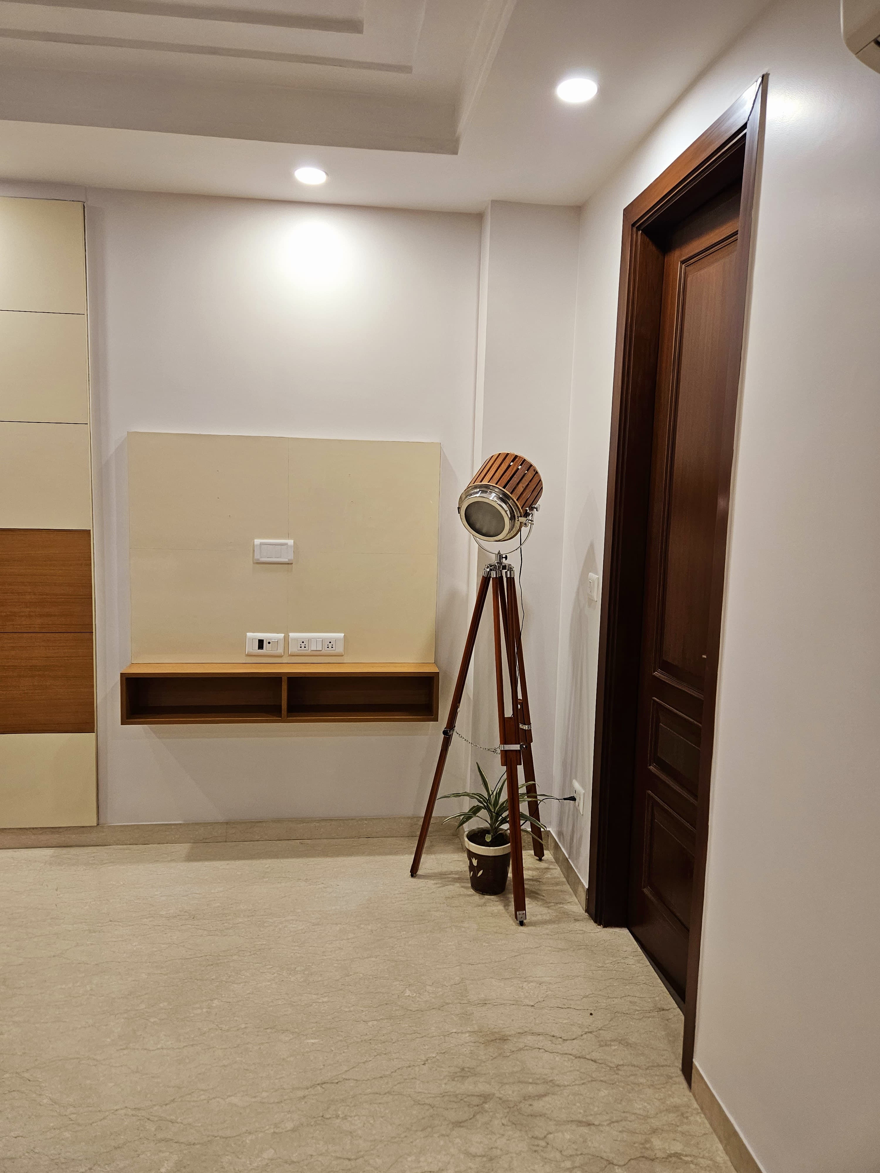 Monument view service apartment  at south delhi by Maple key Stays - Tap to explore photos