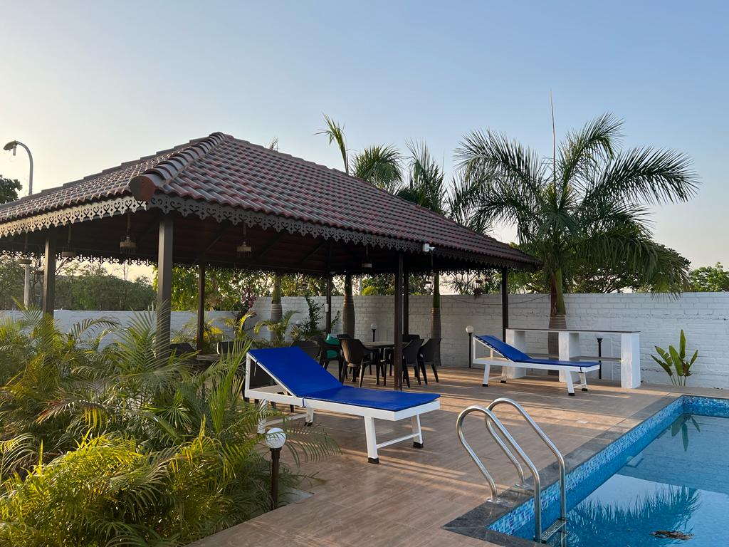 THE BIG CHILL HOUSE - Hawaii - Nagpur - Tap to explore photos