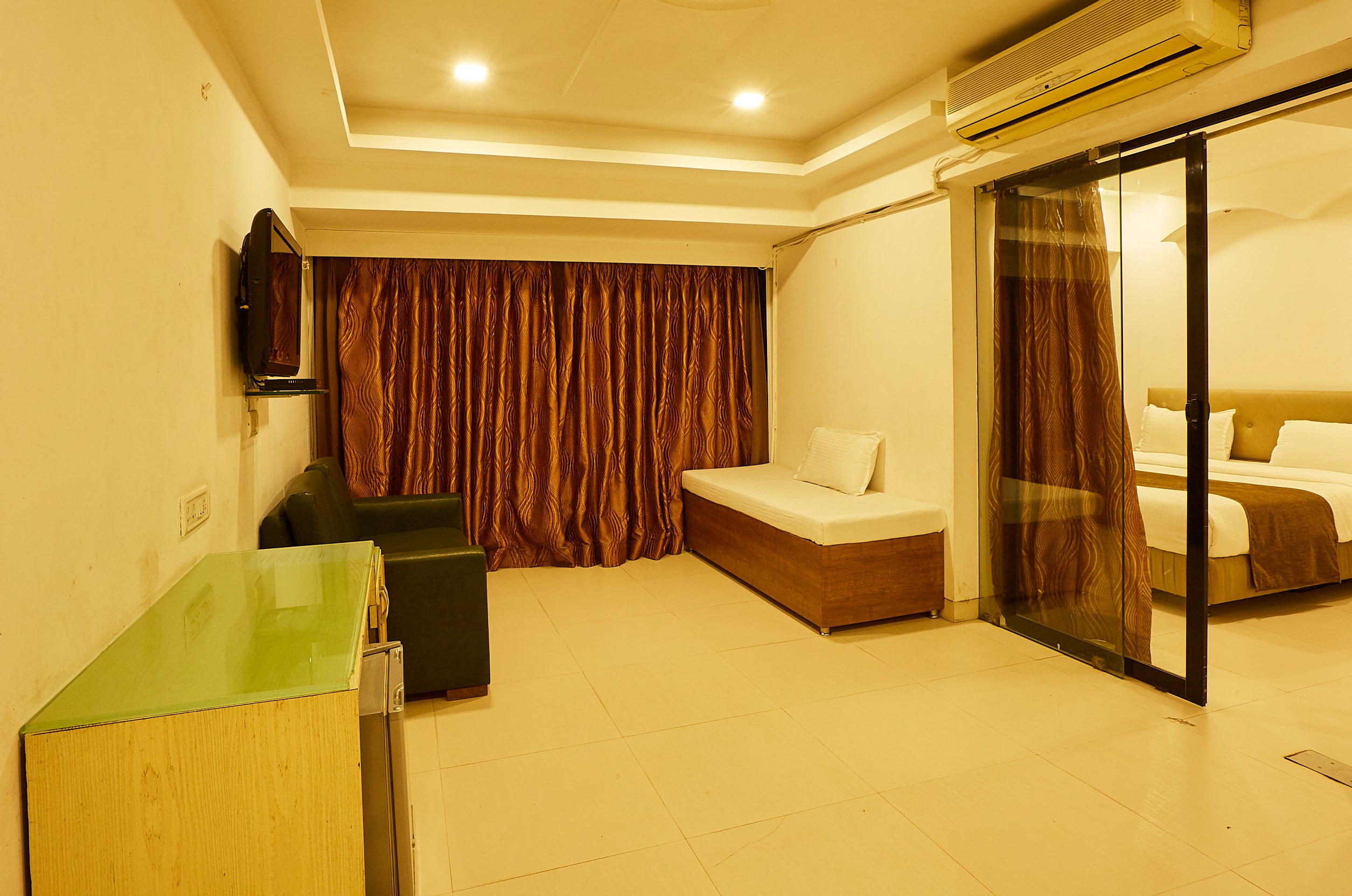 Hotel Alibaba, Mumbai - Tap to explore photos