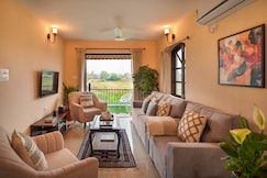 Villa Greenfield by Spectacular Spaces, Goa