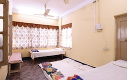 Standard room with AC- 1 to 4 guests Families & Tourists