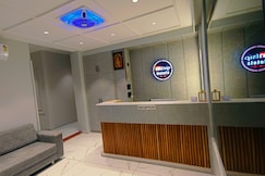 Hotel Midtown Sola, Gandhinagar