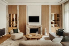 Luxurious & Refurbished Apartment - Champs Elysees, Paris