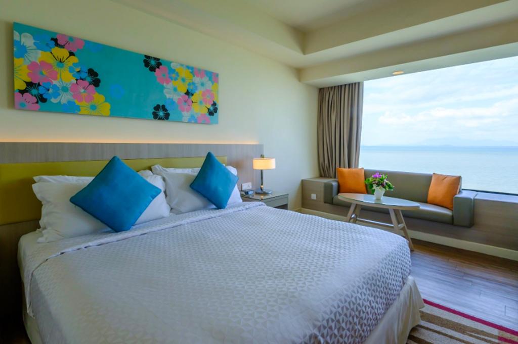 Mercure Penang Beach - Tap to explore photos