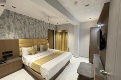 Hotel Pine Lake, Ahmedabad