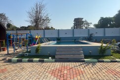 JP Glamping Resorts - 1bed Master Superior room, Yelagiri