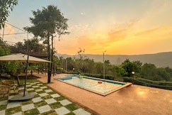 Red Roof Andeshe | Premium Rooms in a Villa, Mulshi