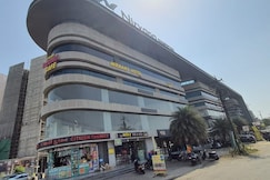 NIRAANT LUXURY HOTEL, Surat