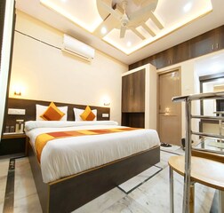 Deluxe AC Room