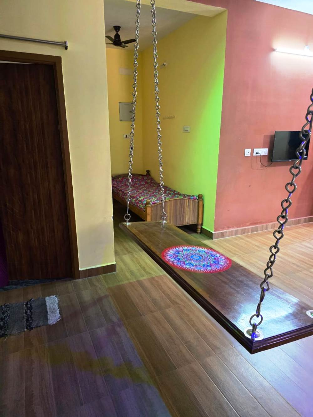 Auro Serene Villa Homestay - Tap to explore photos