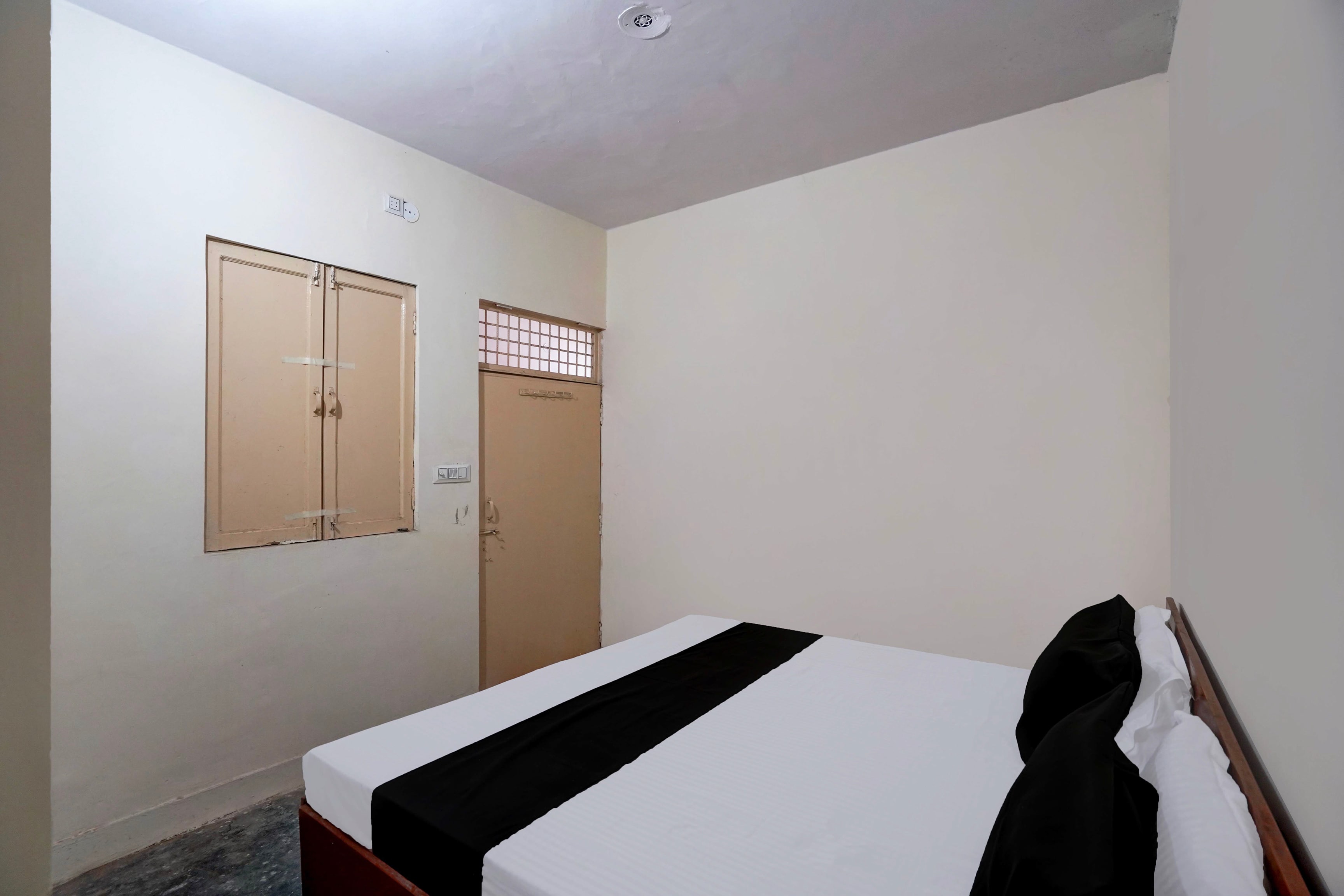 Hotel O JSB Guest House - Tap to explore photos