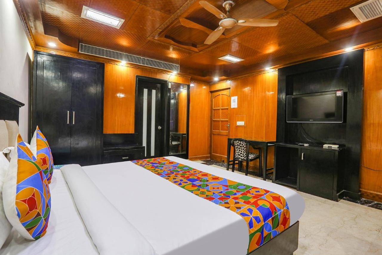 FabHotel Blue Moon Home Stay - Tap to explore photos