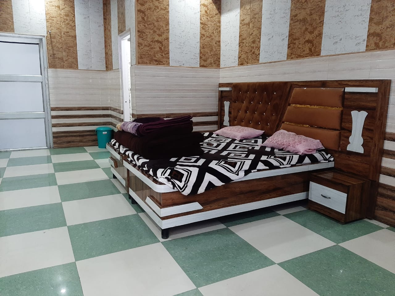 Hotel Shahjahan Nashree - Tap to explore photos