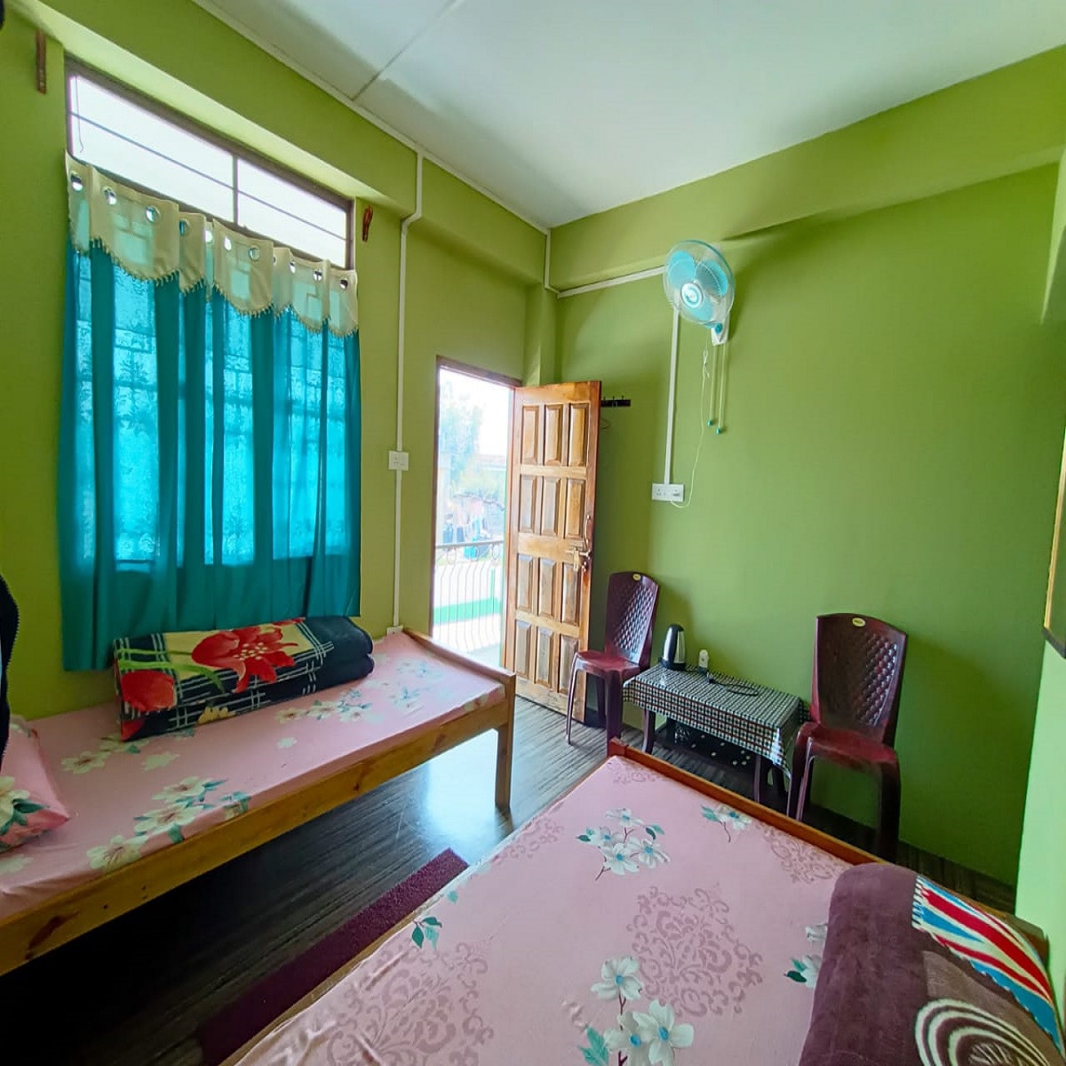 KN Sunshine Homestay - Tap to explore photos