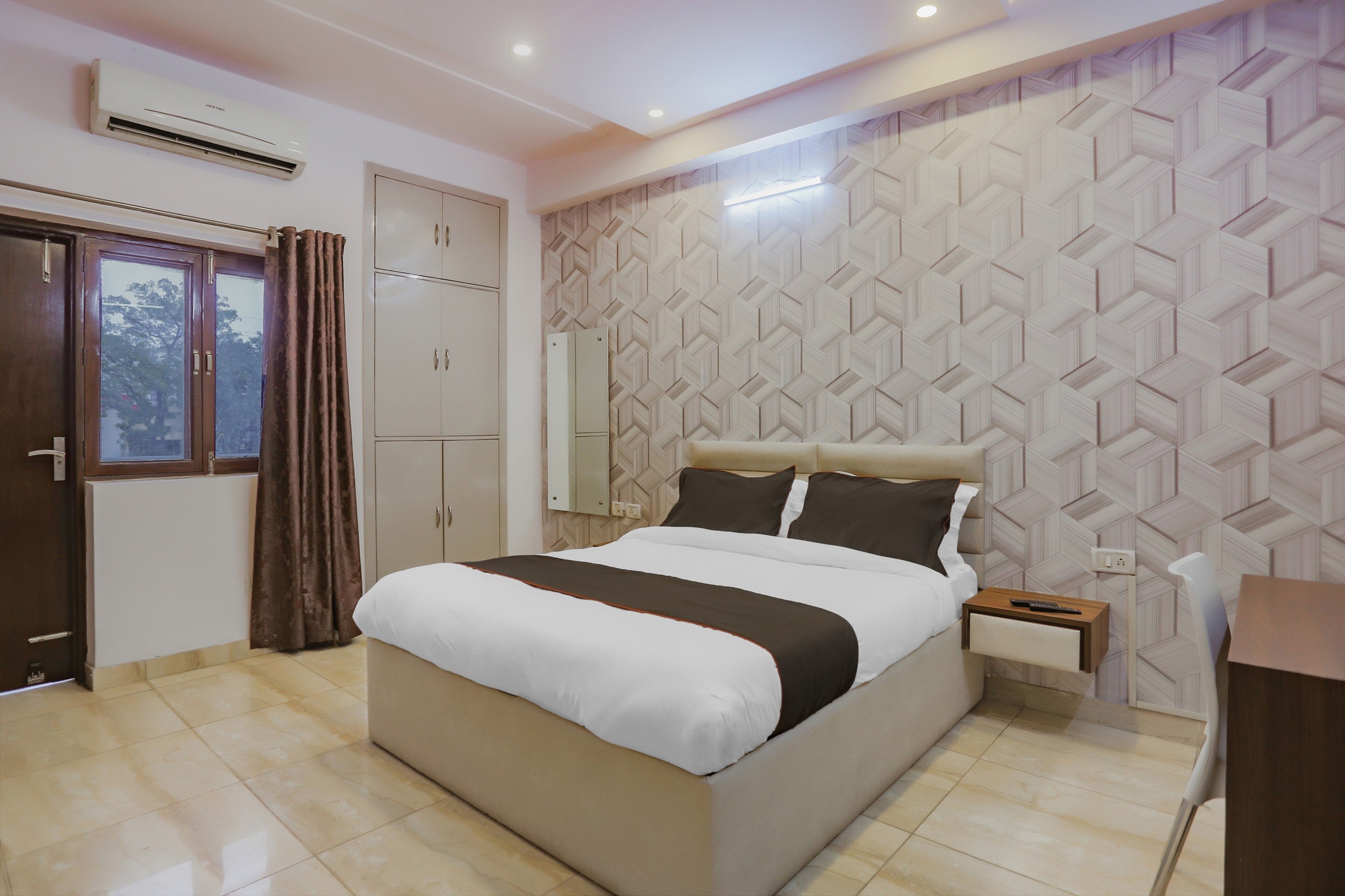 Hotel O Essendi Hospitalities Llp - Tap to explore photos