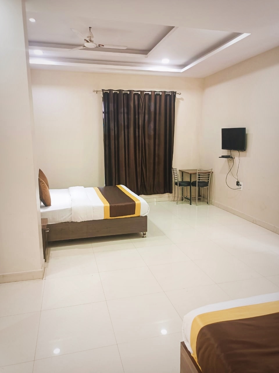 Hotel Kailash Mansarover And Banquet Hall - Tap to explore photos