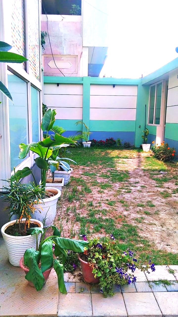 THE JAIS BOUTIQUE HOTEL {70 METERS FROM  ASSI GHAT) - Tap to explore photos