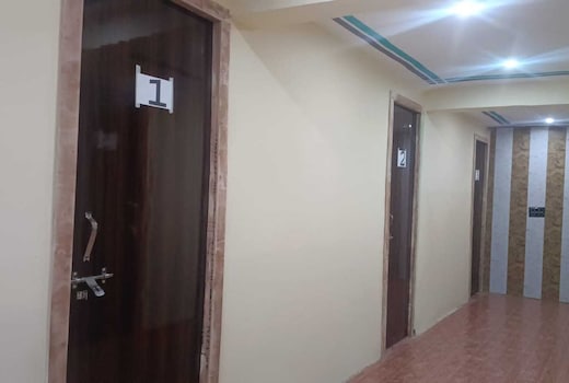 SPOT ON Up75 Grand Hotel