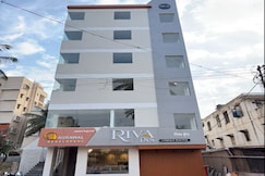 Hotel Riva Inn( 2 Min walk, 200 Mtrs from Miraj Railway Station ), Karad