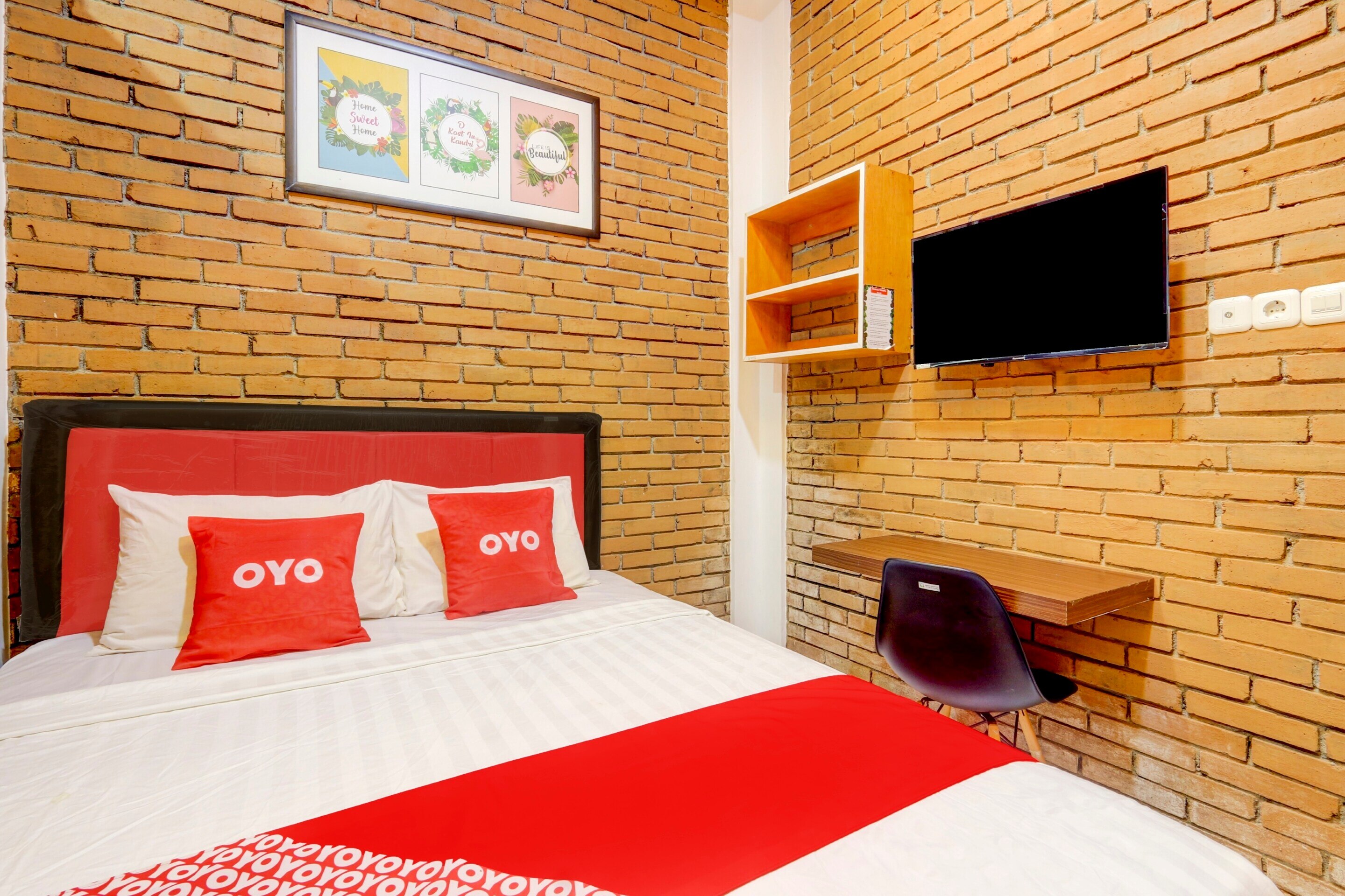 Super OYO 90758 D Kost In Kandri Semarang Syariah - Tap to explore photos