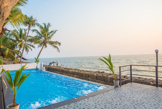 Cherai Sea View Villa | Pool & Restaurant