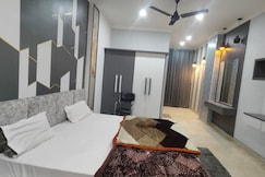 Madhav Palace, Maunath Bhanjan