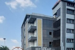 MAHAL RESTAURANT & HOTAL, Sultanpur