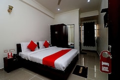 Hotel O Gayatri Palace, Firozabad