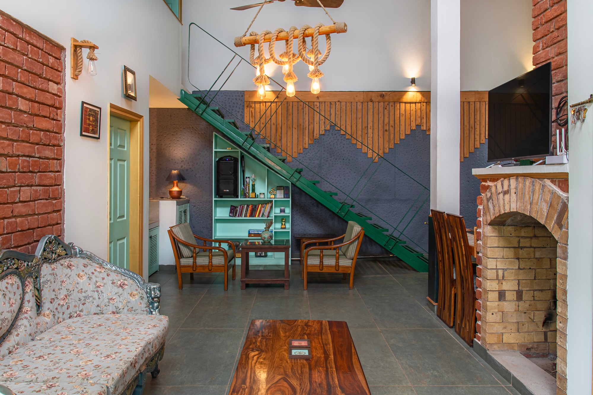 Yashkaanan - A Boutique Cottage - Tap to explore photos