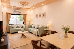 Home Escape Rosewood 3BHK 12 Minute From Mahakal Temple, Ujjain