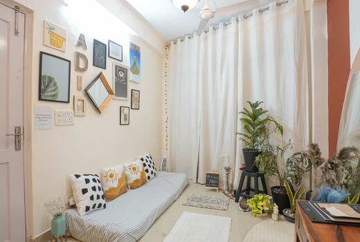 Aesthetic Studio Apartment w/Balcony| Fun Locality