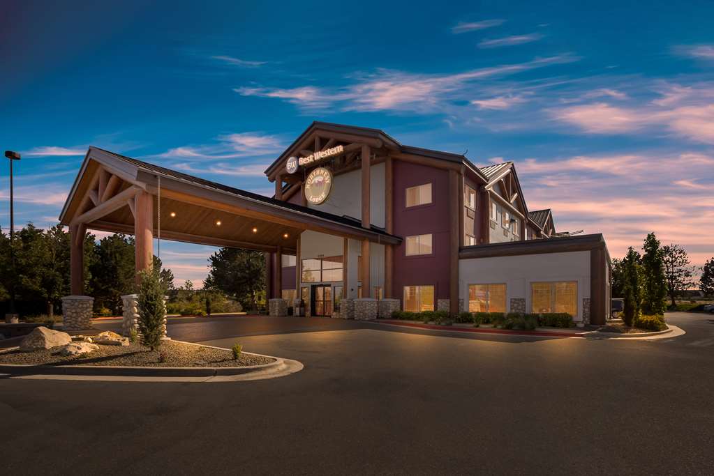 Best Western Northwest Lodge - Tap to explore photos