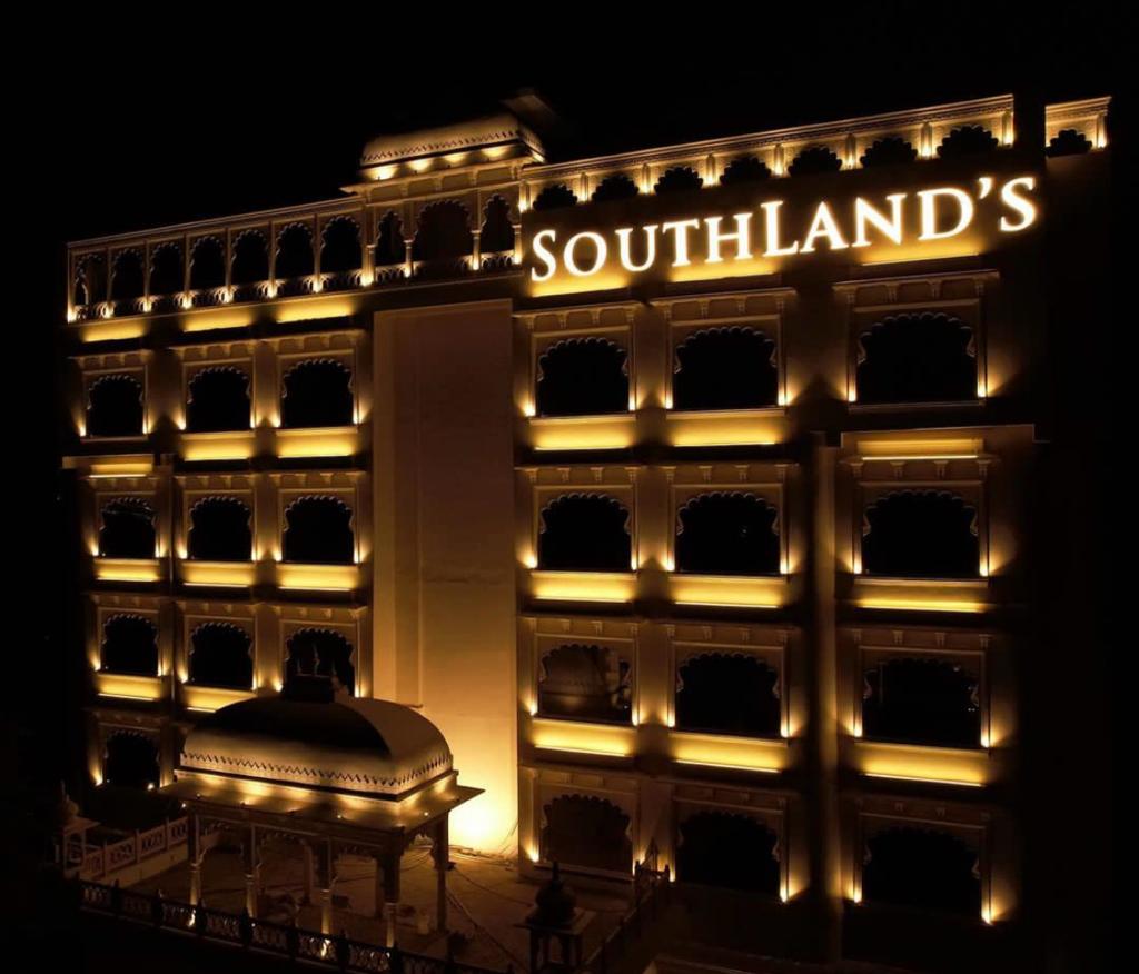 SOUTHLANDS HOTEL - Tap to explore photos