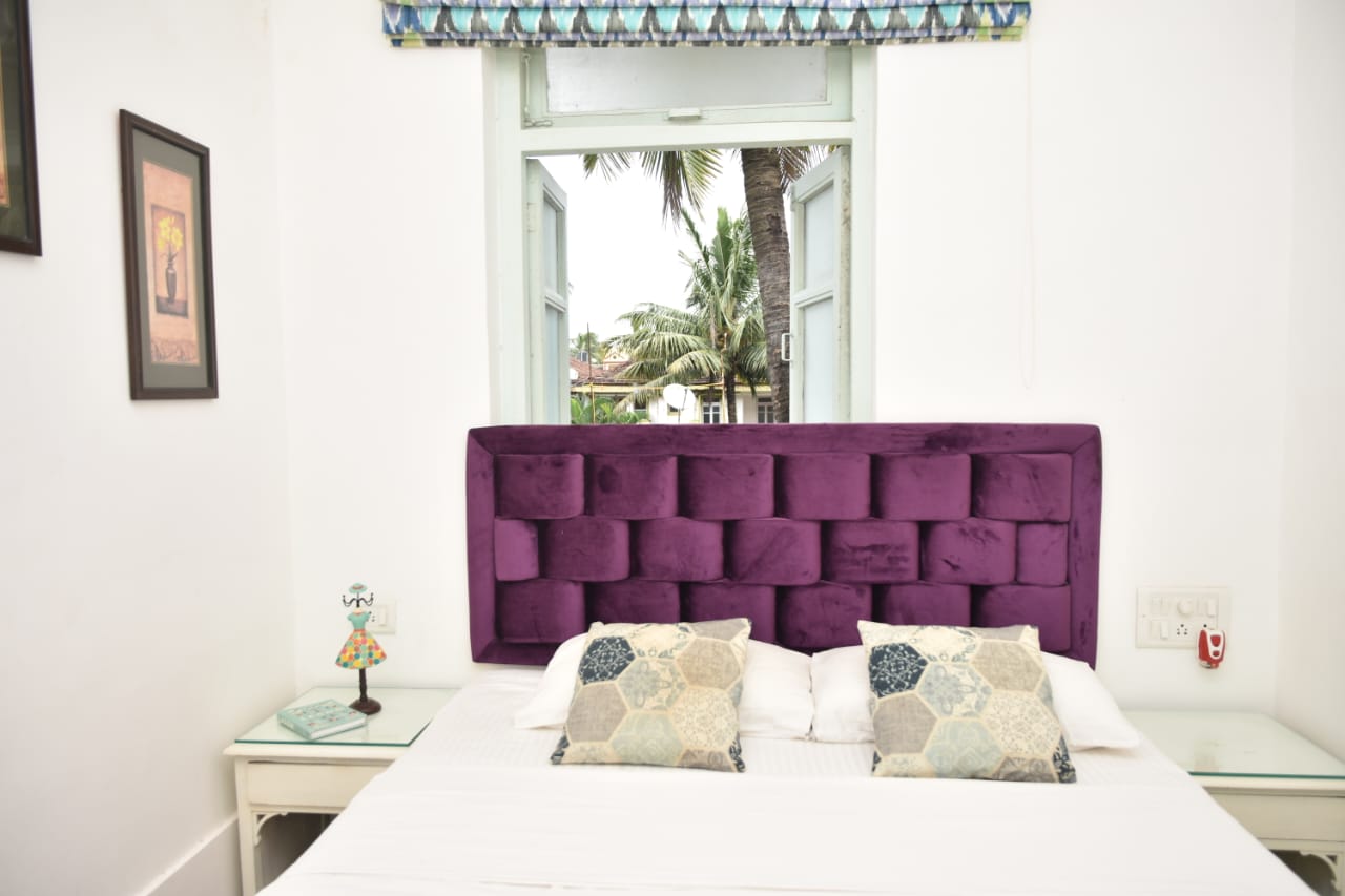 Casa Flore - 1 bhk studio apt, Candolim, beachwalk - Tap to explore photos