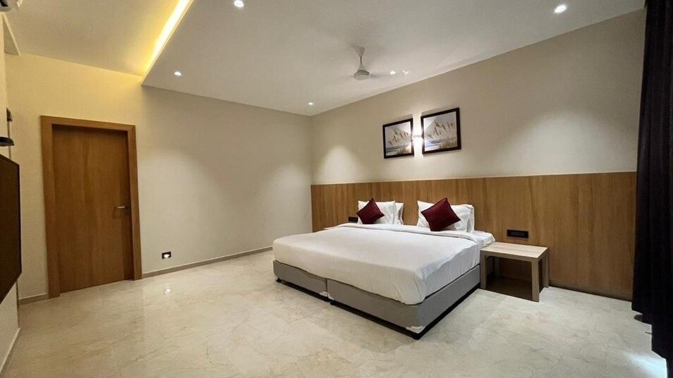 Golden Sands Resort Beach Villa - Tap to explore photos