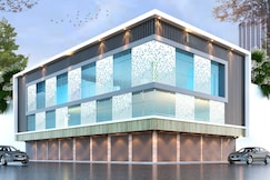 ARK HOTEL & RESTAURANT, Gajraula