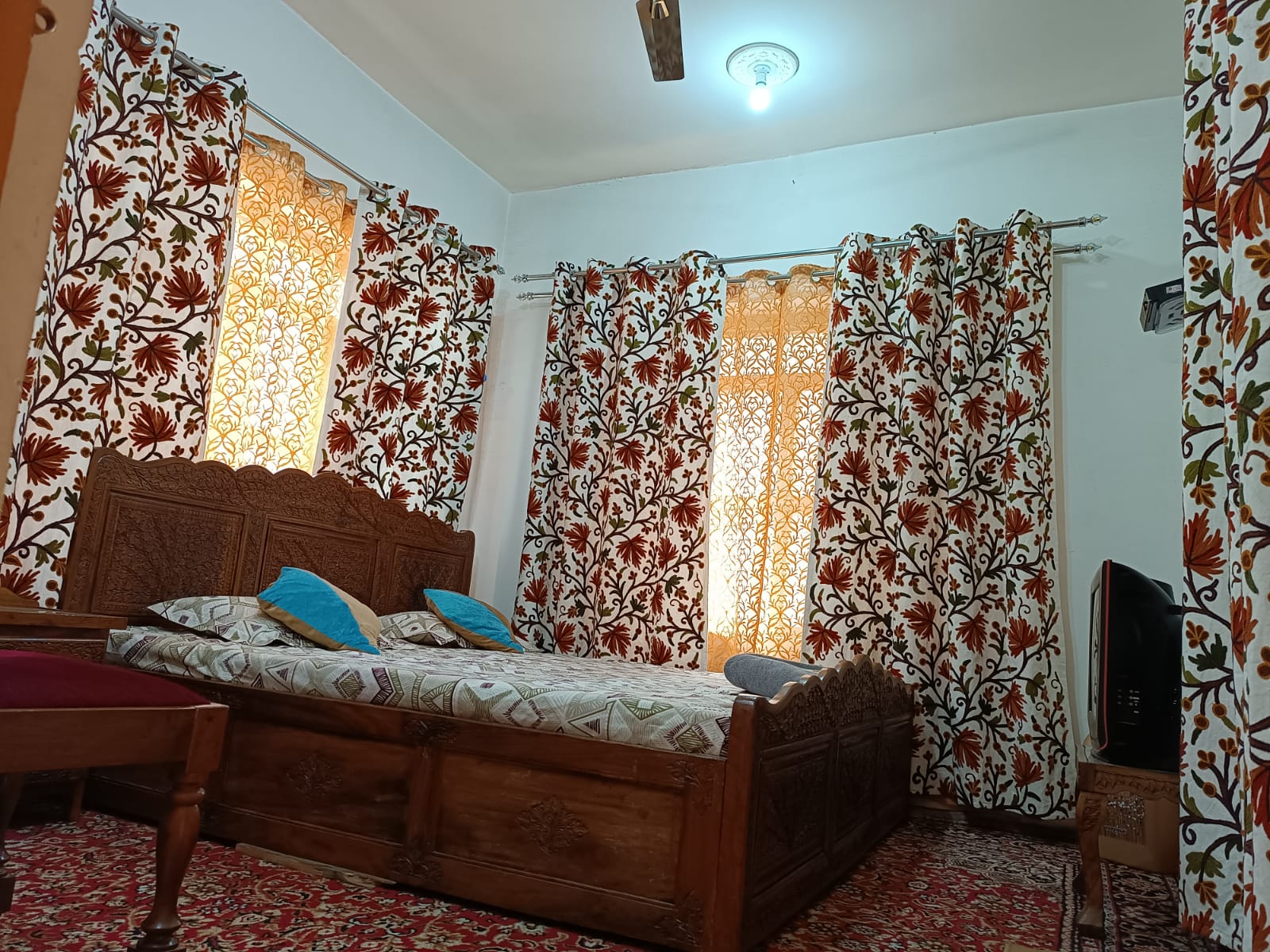 Shafeeq Guest House - Tap to explore photos