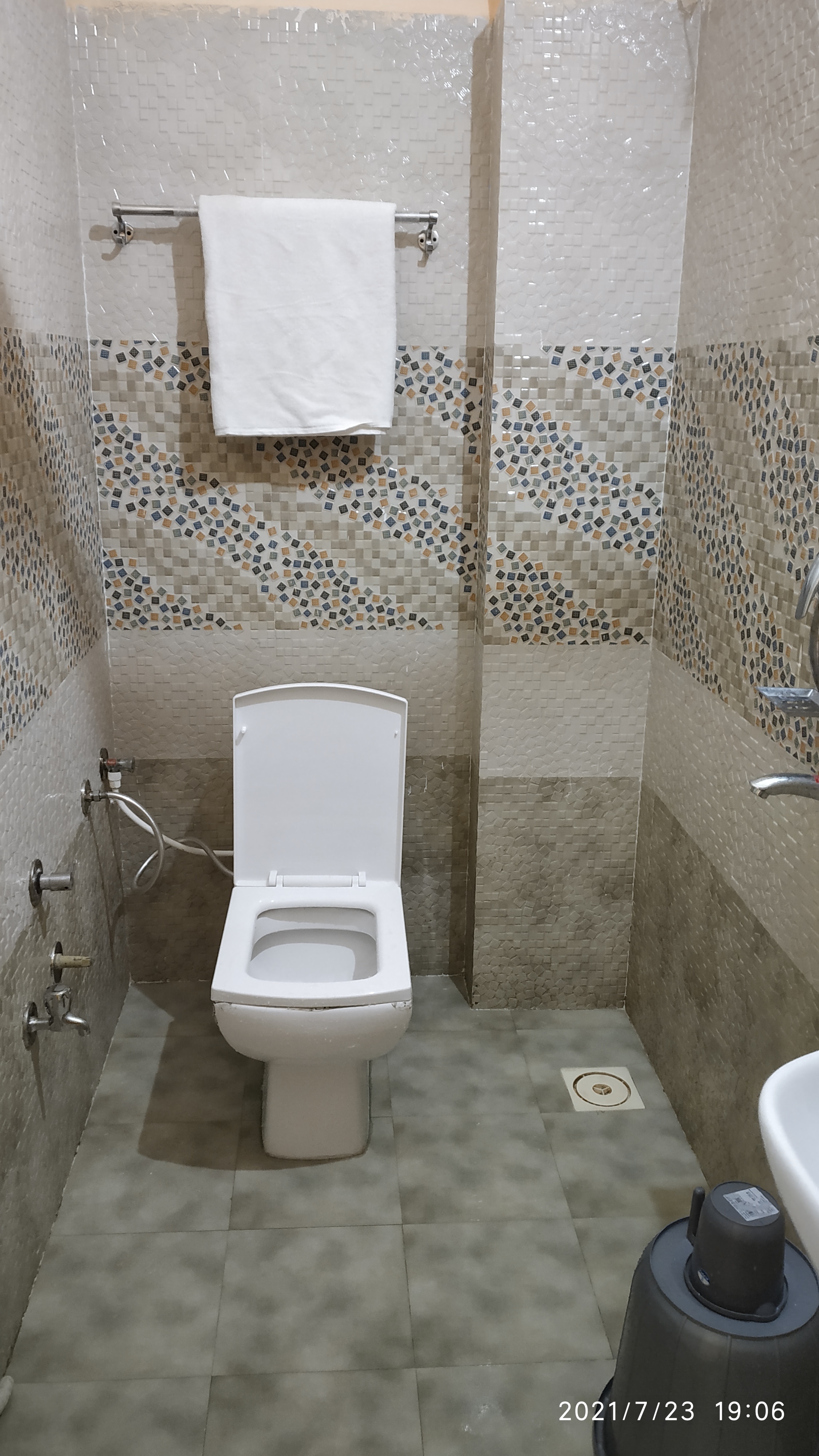 Hotel Bindal Palace - Tap to explore photos