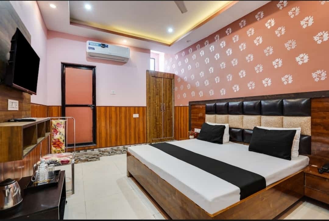 Hotel Aadhya & Restaurant - Tap to explore photos