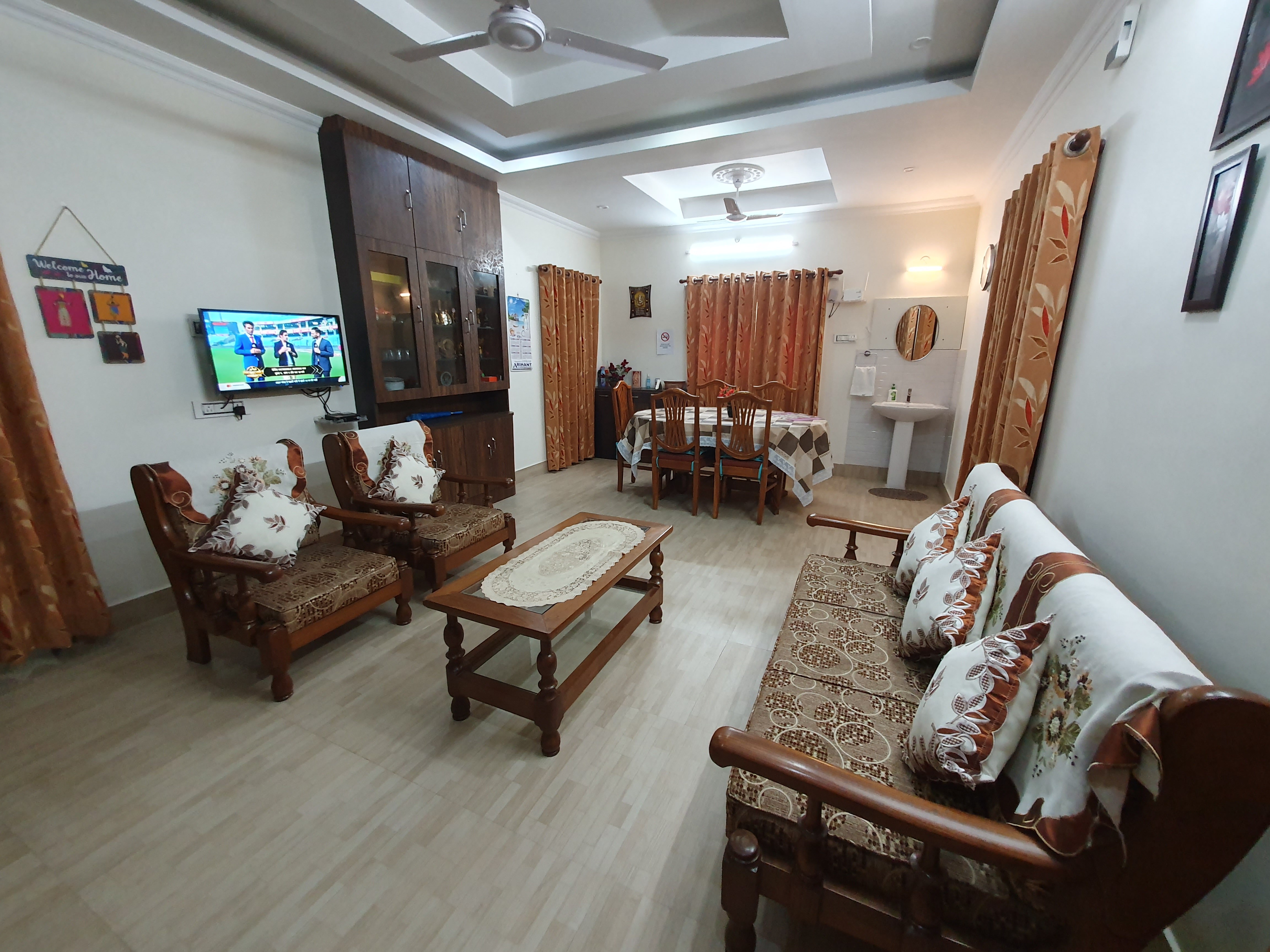 Luxurious 2BHK Apartment in Central Guwahati - Tap to explore photos