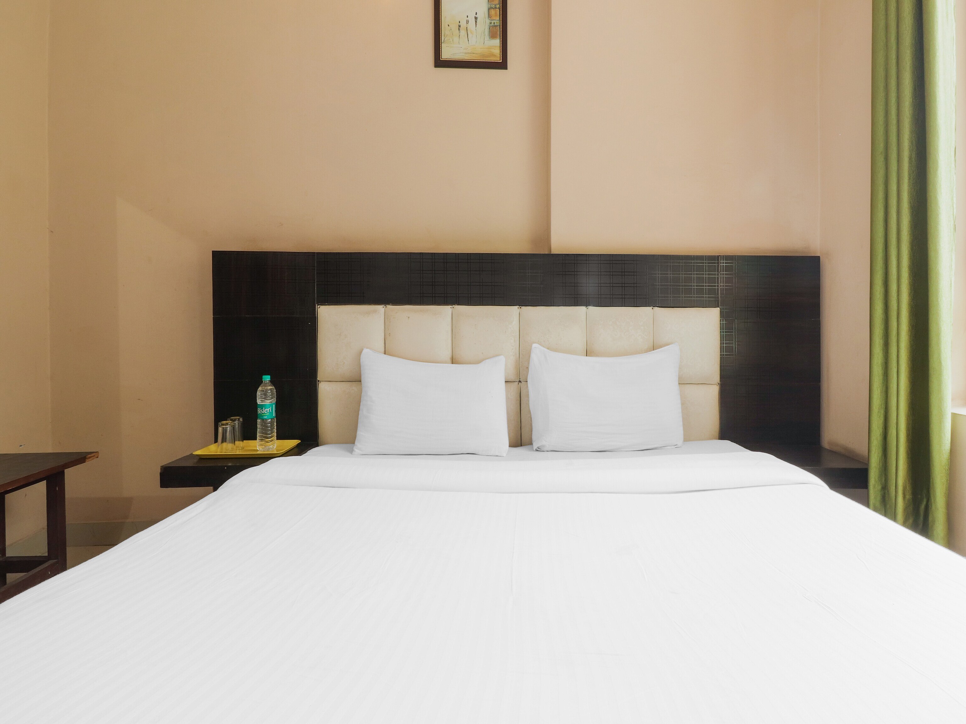 Hotel O Kavi Home Stay - Tap to explore photos