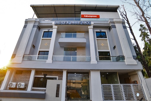 FabHotel Adiyogi Aura