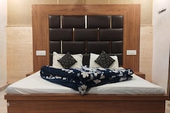 Hotel Bhandari Palace- Near Mall Road, Dalhousie