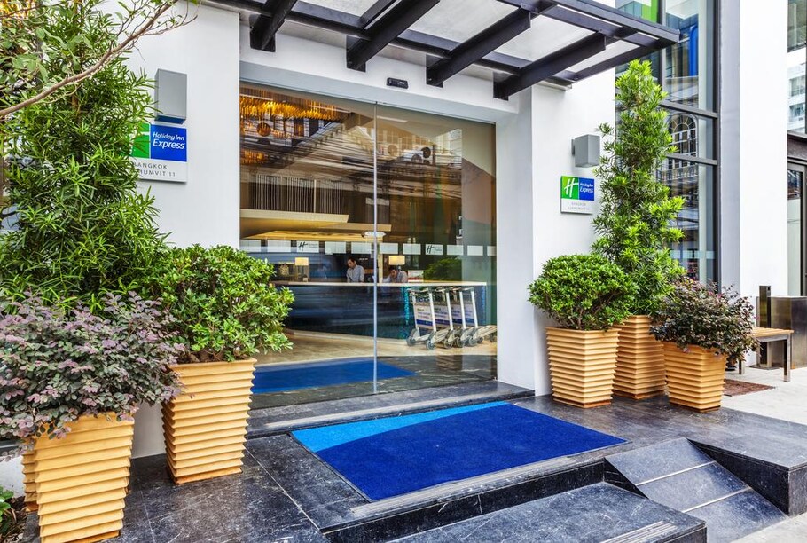 Holiday Inn Express Bangkok Sukhumvit 11 Sha Plus Bangkok Price Address Reviews Holiday Inn Express Bangkok Sukhumvit 11 Sha Plus Bangkok Price Address Reviews