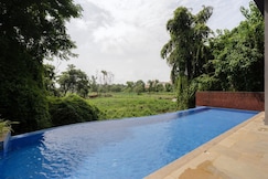 Stylish 3BHK Apartment with Pool near Candolim Beach | Hireavilla, Goa